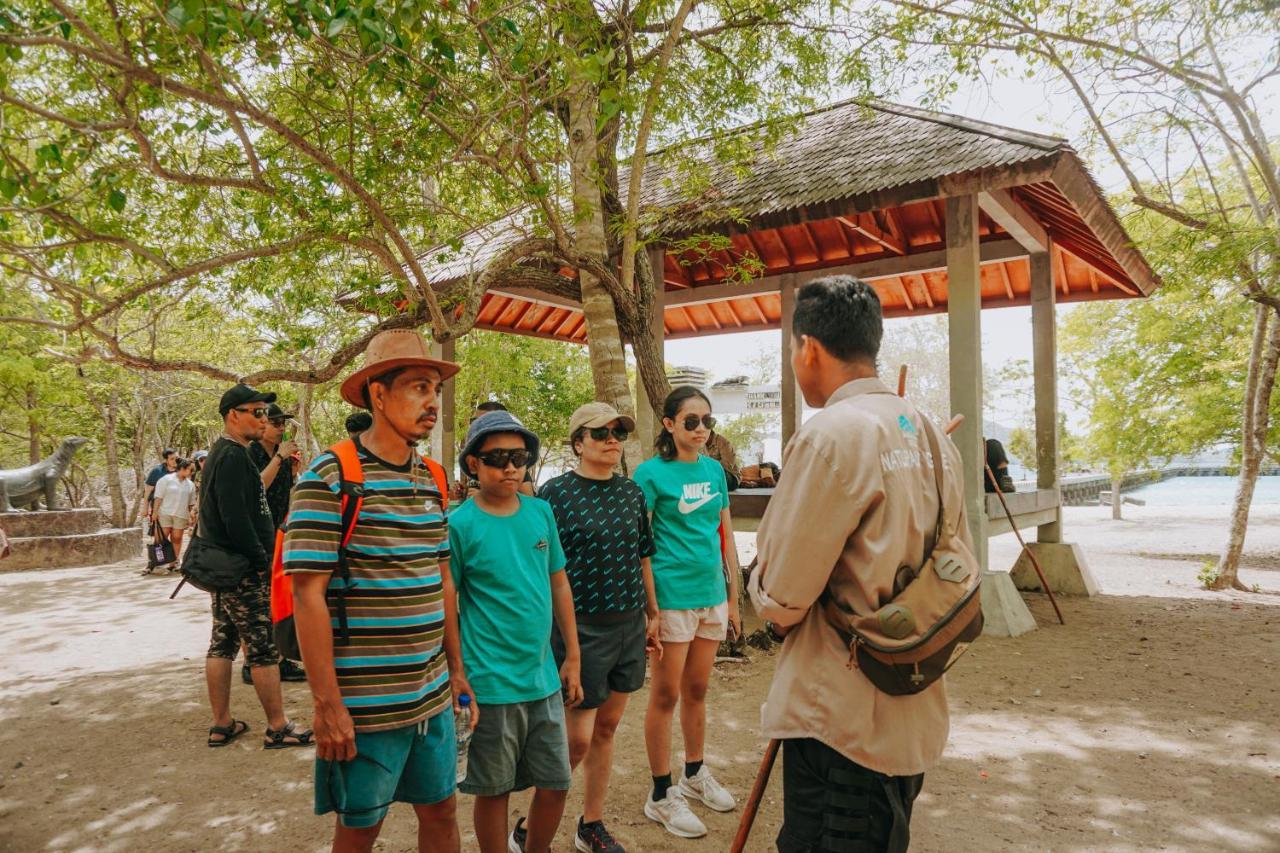 Komodoku One Love Homestay And Tour Лабуан Баджо Екстериор снимка